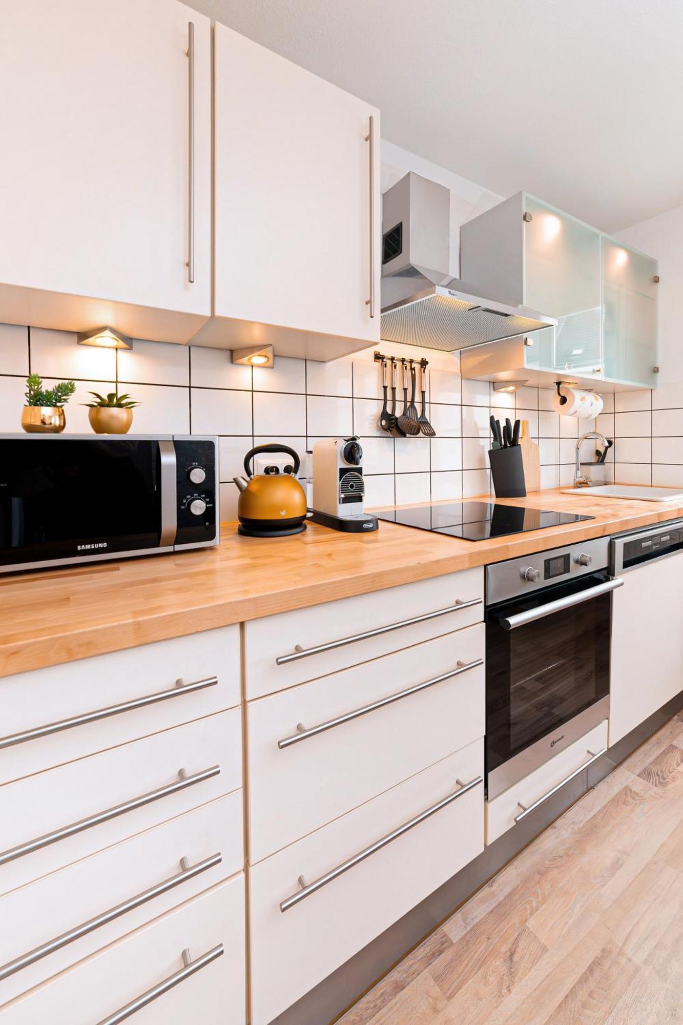 Smart Home - Wuppertal - Perfect For 6 Guests - Central - Netflix - Schwebebahn - Free Parking Zone * Wuppertal