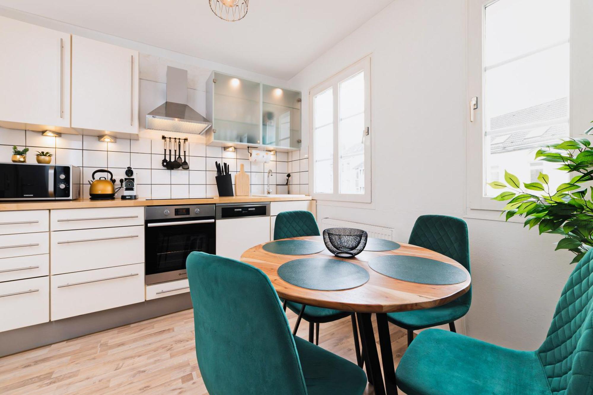 Apartment Smart Home - Wuppertal - Perfect For 6 Guests - Central - Netflix - Schwebebahn - Free Parking Zone