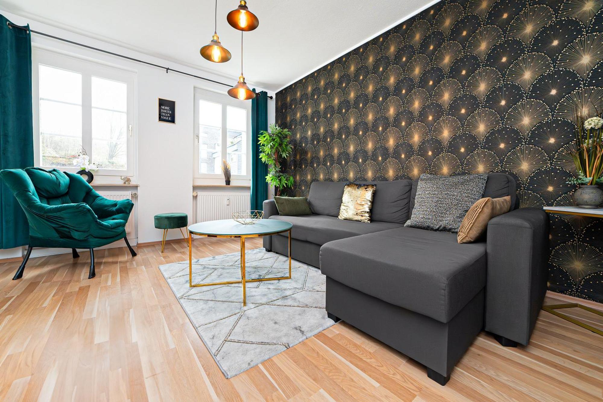 Smart Home - Wuppertal - Perfect For 6 Guests - Central - Netflix - Schwebebahn - Free Parking Zone Apartment *