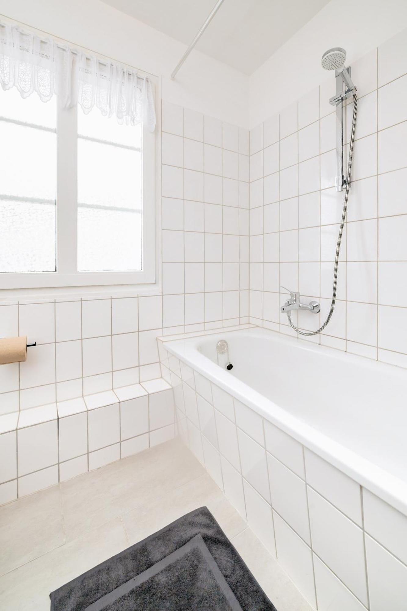 Smart Home - Wuppertal - Perfect For 6 Guests - Central - Netflix - Schwebebahn - Free Parking Zone Apartment